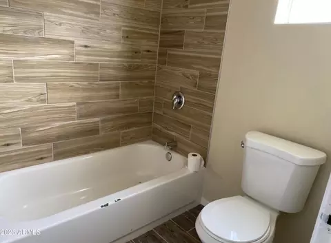 Bath - 1652 E Indianola Ave, Phoenix, AZ 85016 photo 1 of 1