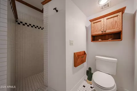 Bath - 4201 E Pearce Rd, Phoenix, AZ 85044 photo 3 of 4