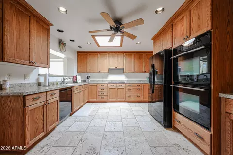 Kitchen - 4201 E Pearce Rd, Phoenix, AZ 85044 photo 2 of 5