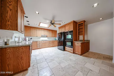 Kitchen - 4201 E Pearce Rd, Phoenix, AZ 85044 photo 3 of 5