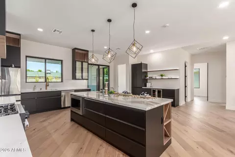 Kitchen - 3014 E Avalon Dr, Phoenix, AZ 85016 photo 5 of 6