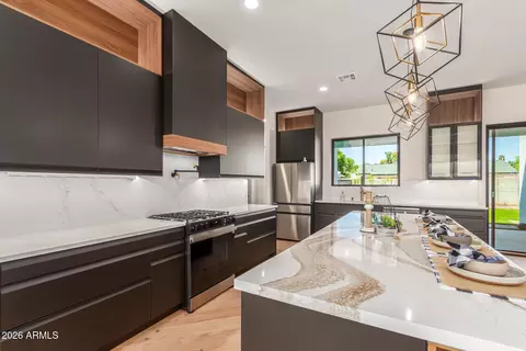 Kitchen - 3014 E Avalon Dr, Phoenix, AZ 85016 photo 3 of 6