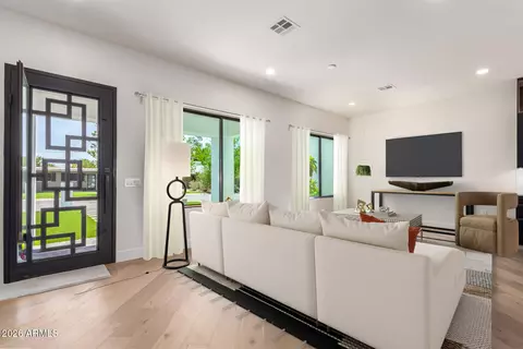 Living - 3014 E Avalon Dr, Phoenix, AZ 85016 photo 1 of 4