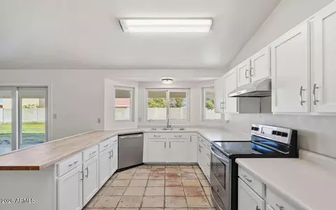 Kitchen - 7016 E Menlo St, Mesa, AZ 85207 photo 3 of 4