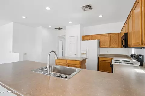 Kitchen - 3402 E Powell Way, Gilbert, AZ 85298 photo 3 of 4