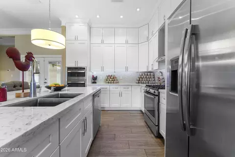 Kitchen - 3025 E Campbell Ave, Phoenix, AZ 85016 photo 4 of 5