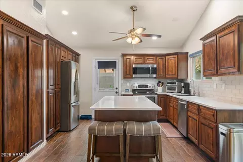 Kitchen - 3910 E Hiddenview Dr, Phoenix, AZ 85048 photo 1 of 5