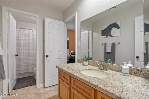 Bath - 3910 E Hiddenview Dr, Phoenix, AZ 85048 photo 4 of 4