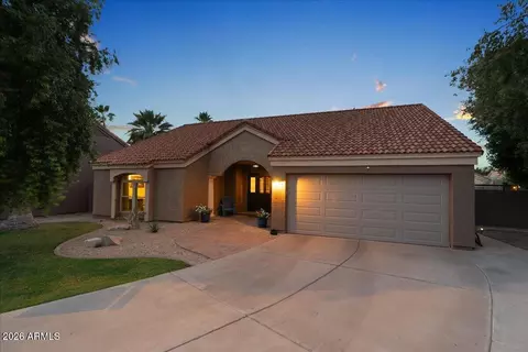 Exterior - 3910 E Hiddenview Dr, Phoenix, AZ 85048 photo 3 of 17