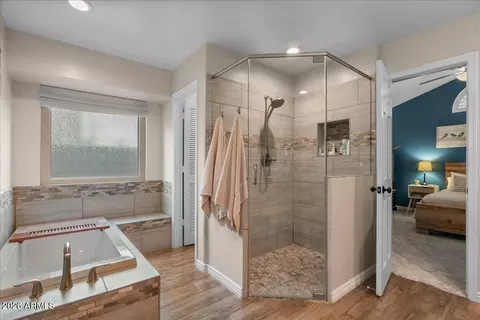 Bath - 3910 E Hiddenview Dr, Phoenix, AZ 85048 photo 2 of 4