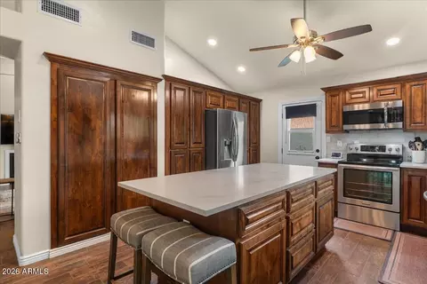 Kitchen - 3910 E Hiddenview Dr, Phoenix, AZ 85048 photo 3 of 5