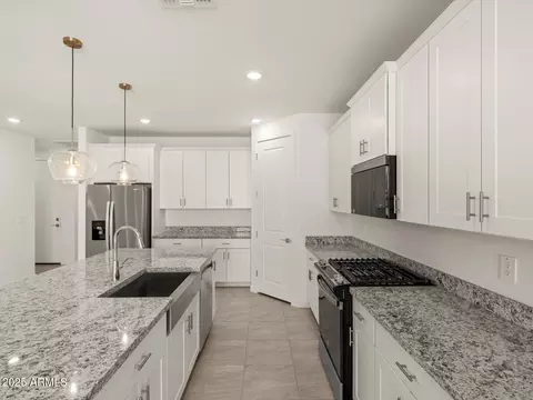 2500 E Vintage Dr, San Tan Valley, AZ 85143