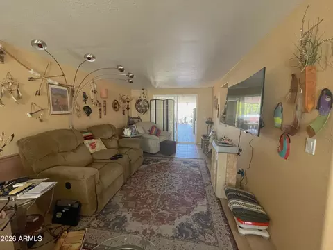 311 S Piedra Negra Dr, Queen Valley, AZ 85118