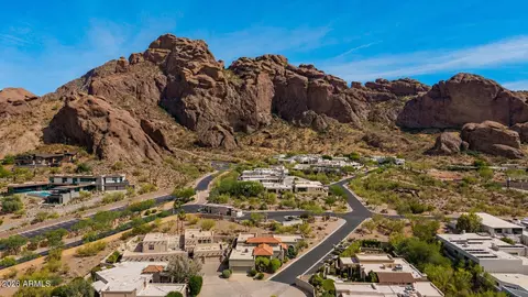 5988 N Echo Canyon Dr, Phoenix, AZ 85018