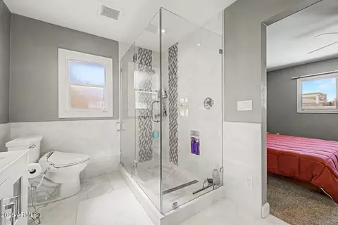 Bath - 1822 E Auburn Dr, Tempe, AZ 85283 photo 3 of 4