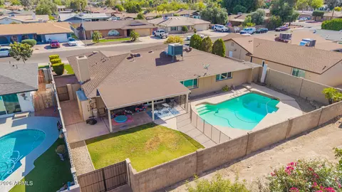 View/Area - 1822 E Auburn Dr, Tempe, AZ 85283 photo 3 of 12
