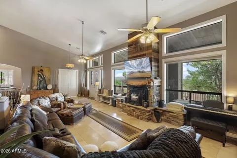 Living - 800 N Oak Pt, Payson, AZ 85541 photo 1 of 2
