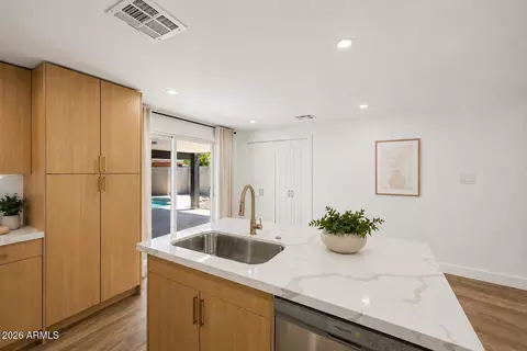 3908 E Capitan Dreyfus Ave, Phoenix, AZ 85032 photo 9