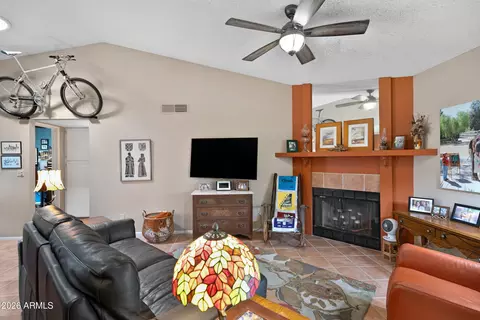 Living - 4211 E Ahwatukee Dr, Phoenix, AZ 85044 photo 2 of 2