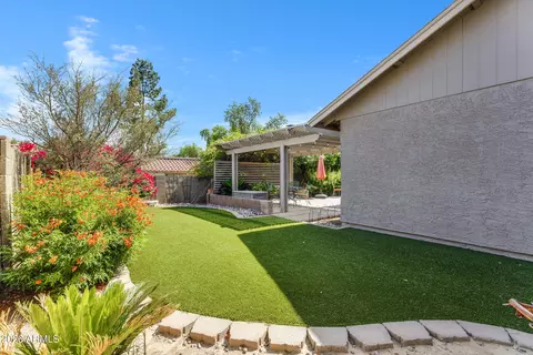 Exterior - 4211 E Ahwatukee Dr, Phoenix, AZ 85044 photo 4 of 9