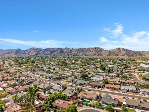 View/Area - 4211 E Ahwatukee Dr, Phoenix, AZ 85044 photo 6 of 8