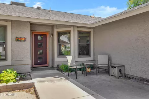 Exterior - 4211 E Ahwatukee Dr, Phoenix, AZ 85044 photo 2 of 9
