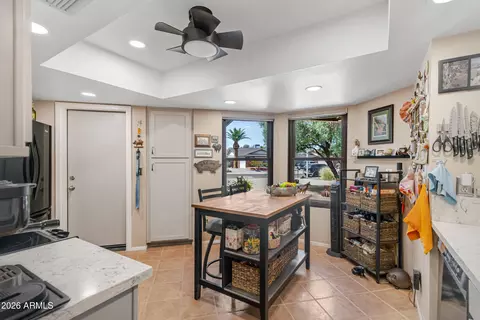Kitchen - 4211 E Ahwatukee Dr, Phoenix, AZ 85044 photo 2 of 5