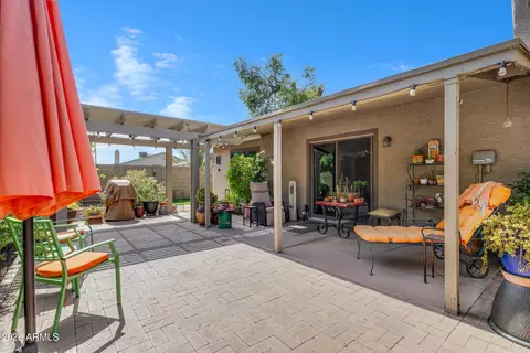 Exterior - 4211 E Ahwatukee Dr, Phoenix, AZ 85044 photo 6 of 9