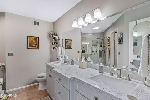 Bath - 4211 E Ahwatukee Dr, Phoenix, AZ 85044 photo 2 of 4