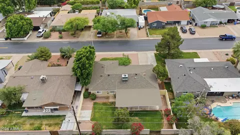 View/Area - 1924 E Coolidge St, Phoenix, AZ 85016 photo 4 of 10