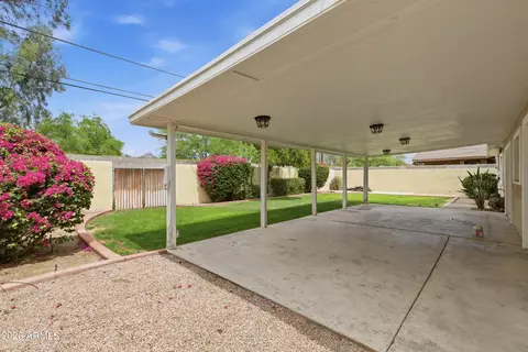 Exterior - 1924 E Coolidge St, Phoenix, AZ 85016 photo 3 of 8