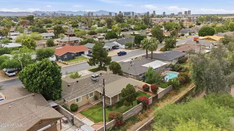View/Area - 1924 E Coolidge St, Phoenix, AZ 85016 photo 6 of 10