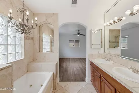 Bath - 1924 E Coolidge St, Phoenix, AZ 85016 photo 4 of 4