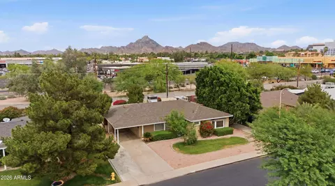 View/Area - 1924 E Coolidge St, Phoenix, AZ 85016 photo 2 of 10