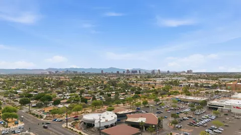 View/Area - 1924 E Coolidge St, Phoenix, AZ 85016 photo 9 of 10