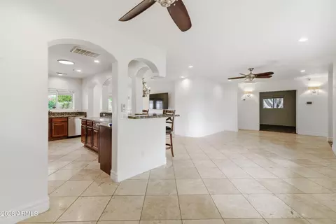 Entry Way - 1924 E Coolidge St, Phoenix, AZ 85016 photo 2 of 5