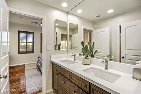 Bath - 3950 E Patrick Ln, Phoenix, AZ 85050 photo 7 of 7