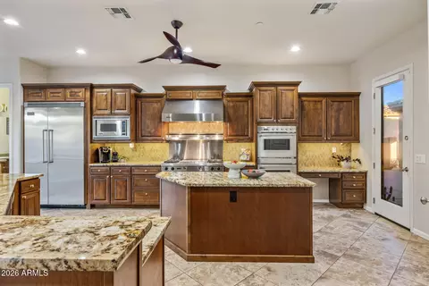 Kitchen - 3950 E Patrick Ln, Phoenix, AZ 85050 photo 1 of 5