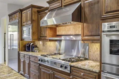 Kitchen - 3950 E Patrick Ln, Phoenix, AZ 85050 photo 3 of 5