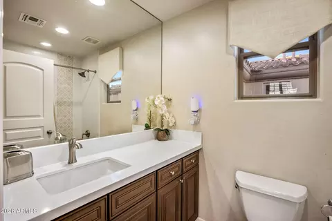 Bath - 3950 E Patrick Ln, Phoenix, AZ 85050 photo 4 of 7