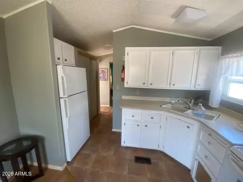 1060 S Seneca Dr #60, Apache Junction, AZ 85119 photo 14