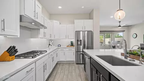 Kitchen - 10356 E Wavelength Ave, Mesa, AZ 85212 photo 1 of 5