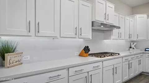 Kitchen - 10356 E Wavelength Ave, Mesa, AZ 85212 photo 4 of 5