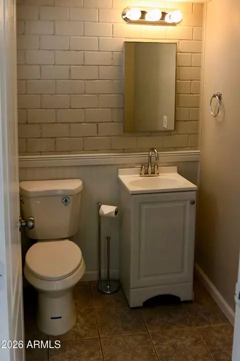 Bath - 3824 N 8th Ave, Phoenix, AZ 85013 photo 2 of 2