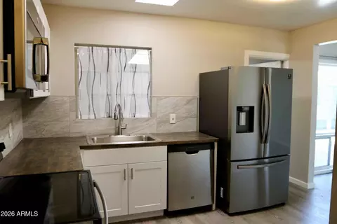 Kitchen - 3824 N 8th Ave, Phoenix, AZ 85013 photo 1 of 2