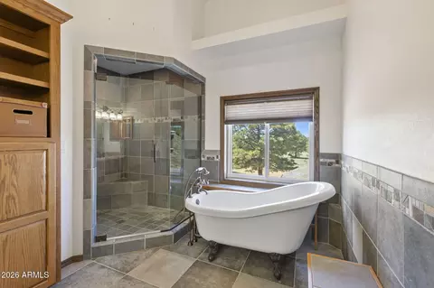 Bath - 13428 E Keith Dr, Parks, AZ 86018 photo 2 of 4