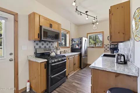 Kitchen - 13428 E Keith Dr, Parks, AZ 86018 photo 4 of 5