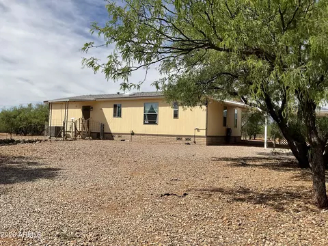 7011 S Pintek Ln, Hereford, AZ 85615