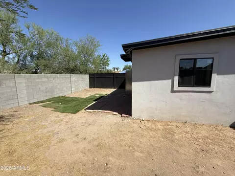 Exterior - 1215 E Mission Ln, Phoenix, AZ 85020 photo 1 of 3
