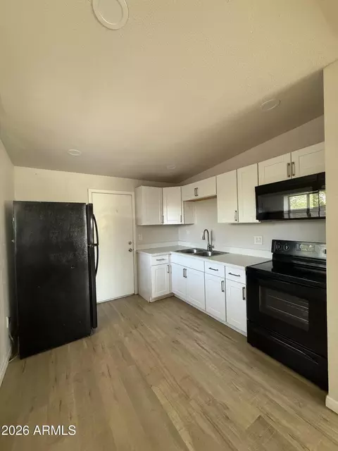 Kitchen - 1215 E Mission Ln, Phoenix, AZ 85020 photo 1 of 1
